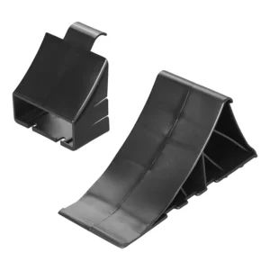 Stevige zwarte kunststof wielkeg voor caravan of camper gemonteerd in de bijbehorende kunststof houder-01