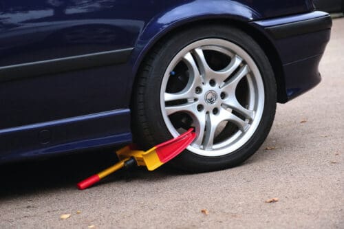 Universele wielklem - staal - max bandbreedte 26,5cm - incl 2 sleutels