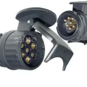 Zwarte compacte verloopstekker van 13-polig Jaeger naar 7-polig voor de trekhaak aansluiting van auto en aanhanger.